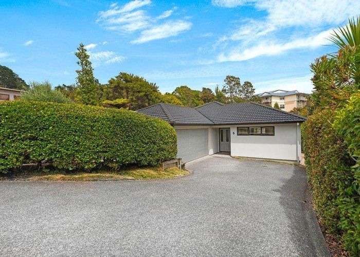  at 5 Springwater Vale, Unsworth Heights, North Shore City, Auckland