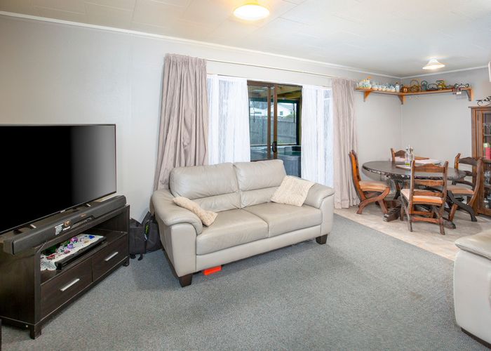  at 27 Jellicoe Avenue, Tuakau