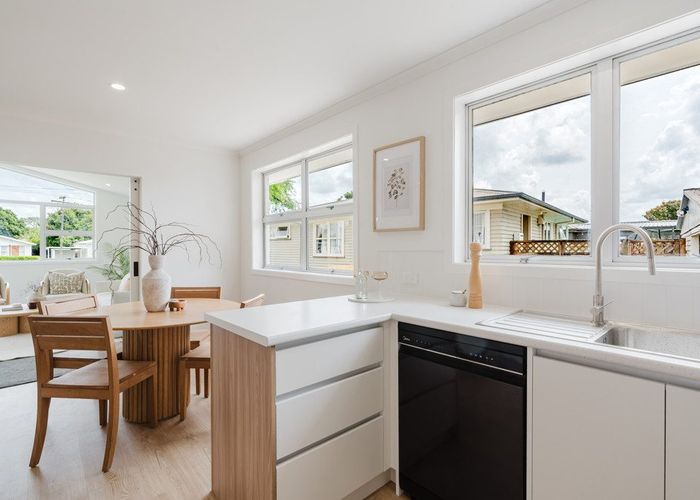  at 5 Hugh Place, St Andrews, Hamilton