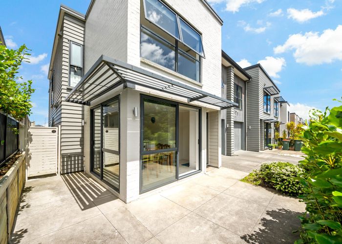  at 31 Matairangi Avenue, Totara Heights, Auckland