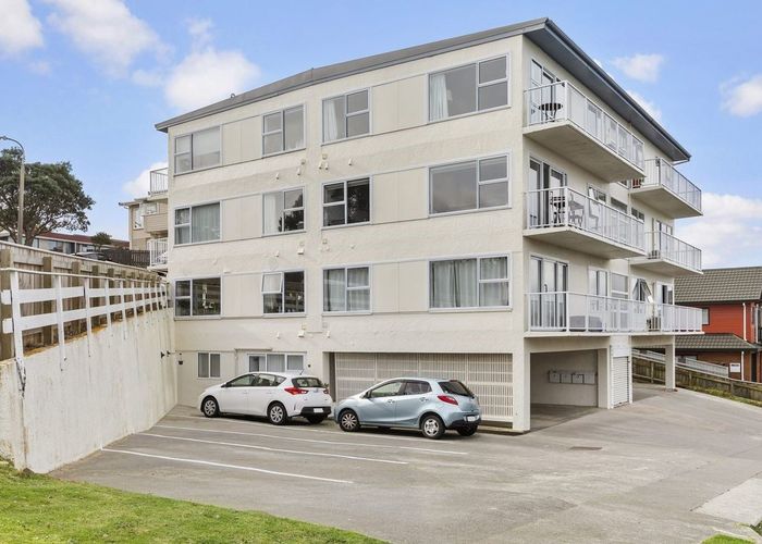  at 3/32 Akaroa Drive, Maupuia, Wellington
