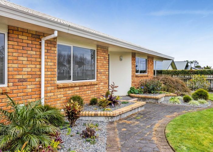  at 18 Kinross Drive, Merrilands, New Plymouth