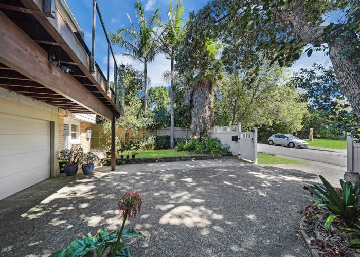  at 2 Tudward Glade, Hillcrest, North Shore City, Auckland