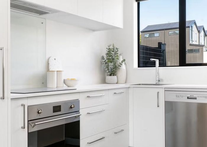  at 2/27 Harewood Road, Papanui, Christchurch City, Canterbury