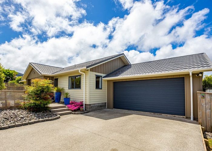  at 25 James Nairn Grove, Riverstone Terraces, Upper Hutt, Wellington