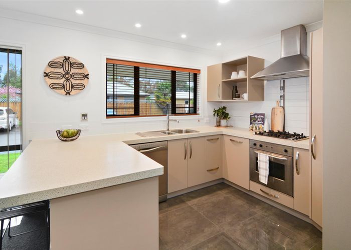  at 6/2 Grace Avenue, Leamington, Cambridge