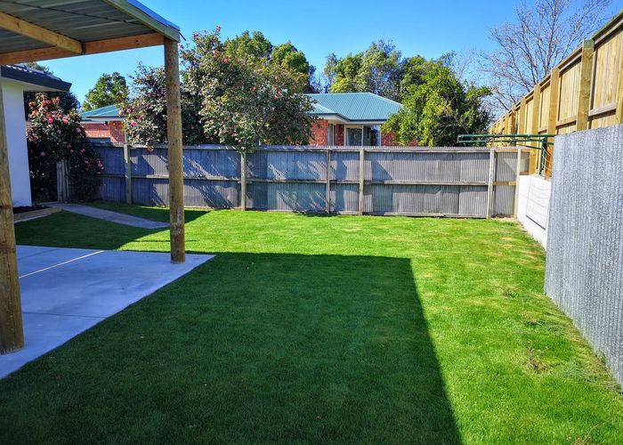  at 2/471 Wairakei Road, Burnside, Christchurch