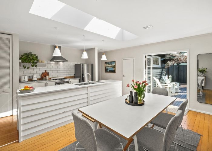  at 21 Robbies Road, Shelly Park, Auckland