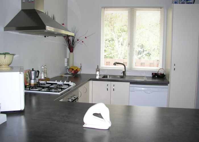  at 2/720 Manukau Road, Royal Oak, Auckland