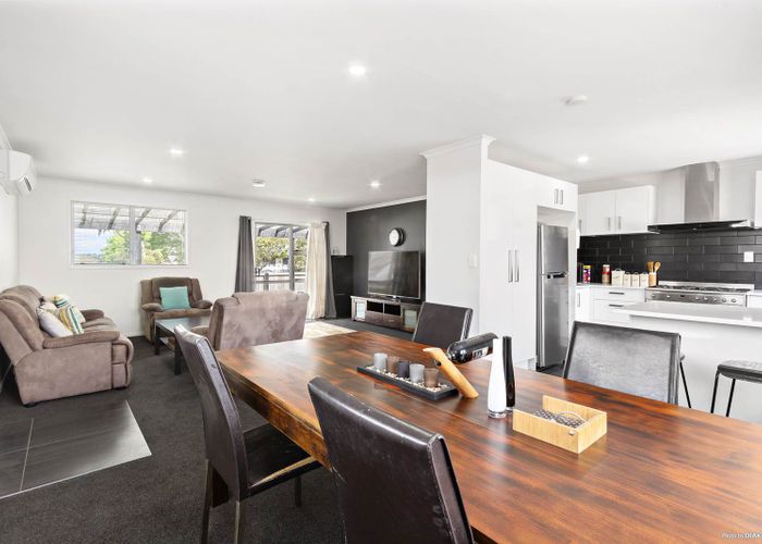  at 1/123 Bruce McLaren Road, Henderson, Auckland
