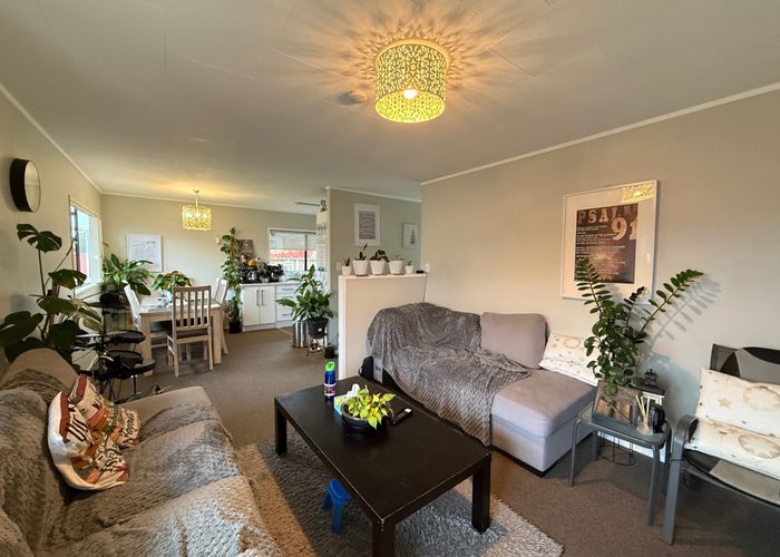  at 1/23 Blacklock Ave, Henderson, Waitakere City, Auckland