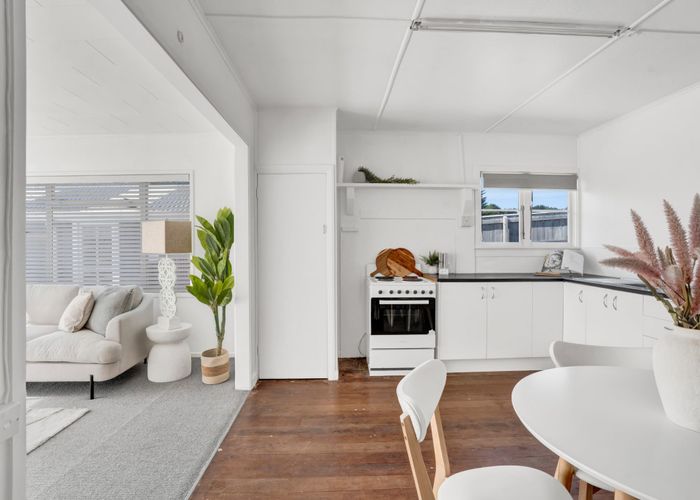  at 15 Alberta Road, Glen Avon, New Plymouth, Taranaki