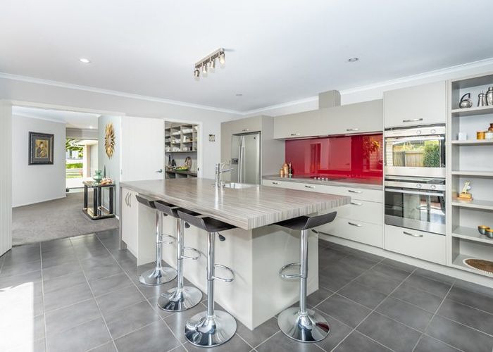  at 8 Compton Grove, Huntington, Hamilton, Waikato