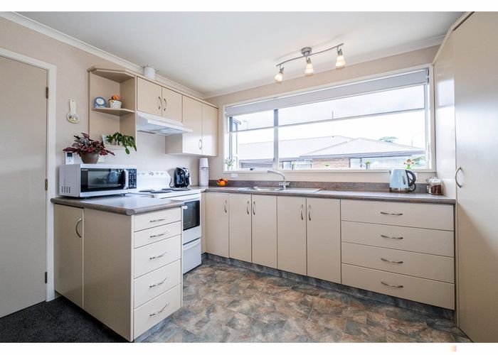  at 1/345 Church Street, West End, Timaru