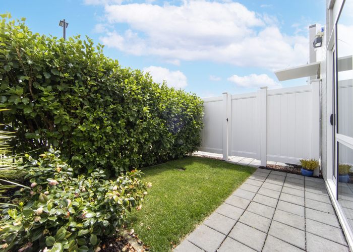  at 4 Orowaru Avenue, Massey, Waitakere City, Auckland