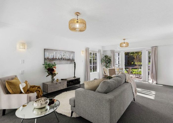  at 22 McAlister Place, Mount Roskill, Auckland