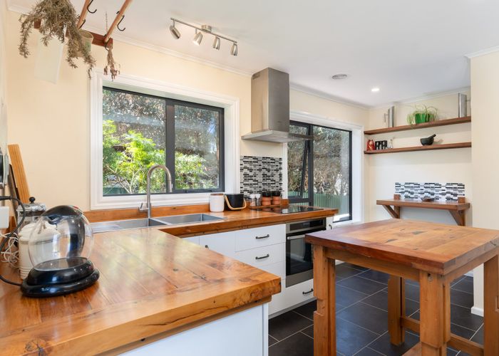  at 40 Kapiti Crescent, Titahi Bay, Porirua