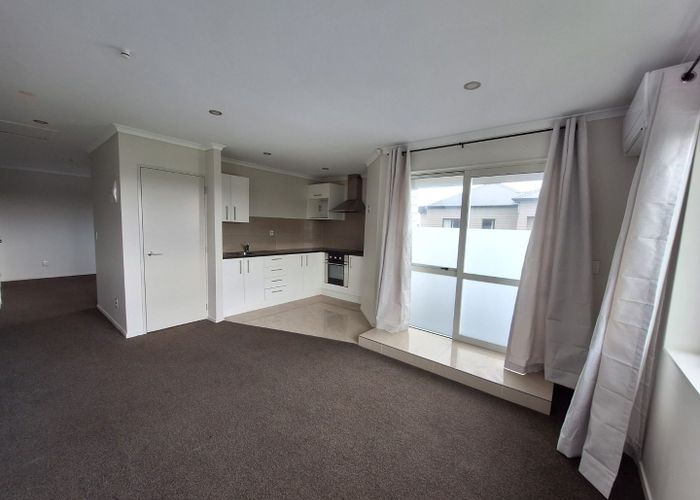  at 4/4 Wallson Crescent, Wiri, Manukau City, Auckland