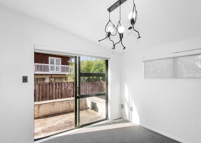  at 42 Wedgwood Avenue, Mangere East, Auckland