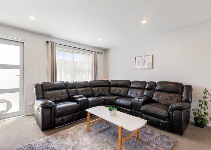  at 5/11 Ray Small Drive, Papakura, Papakura, Auckland