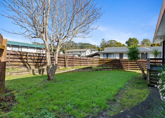  at 2/76 Parrs Cross Road, Henderson, Auckland