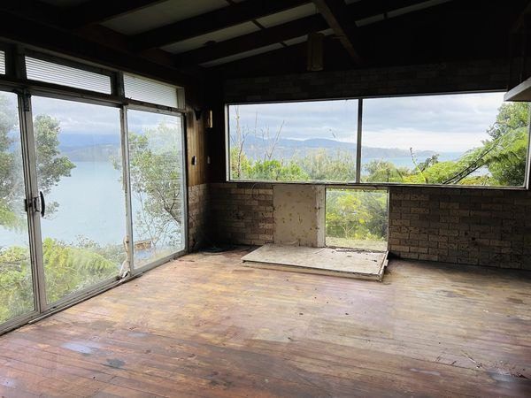  at 174 Nevay Road, Karaka Bays, Wellington