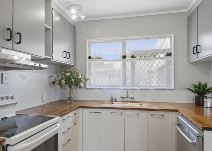  at 8 Tahurangi Place, Spotswood, New Plymouth