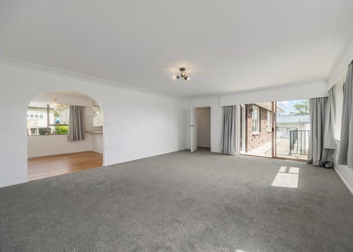  at 2/25 Seaview Terrace, Mount Albert, Auckland