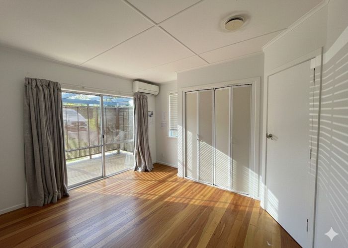  at 28 South Lynn Road, Titirangi, Waitakere City, Auckland