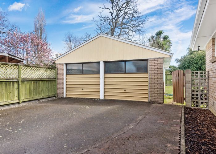  at 18 Golden Place, Fairfield, Hamilton