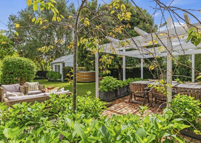  at 49B Roland Road, Greenhithe, Auckland