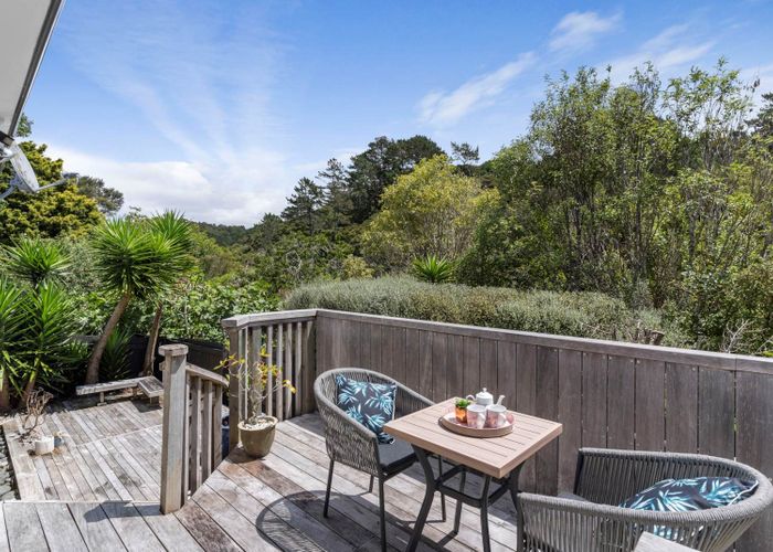  at 2/136 Lynn Road, Bayview, Auckland