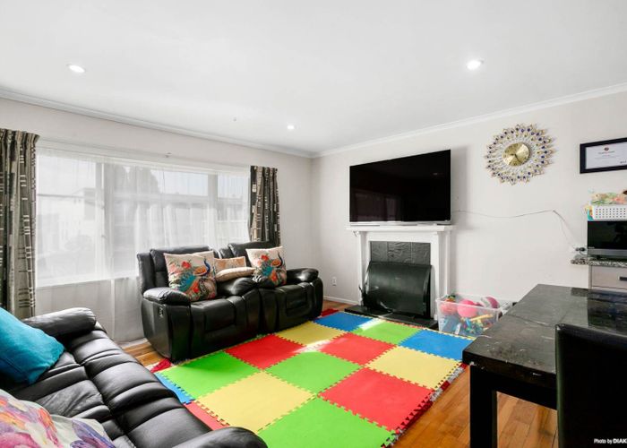  at 24 Sabulite Road, Kelston, Waitakere City, Auckland