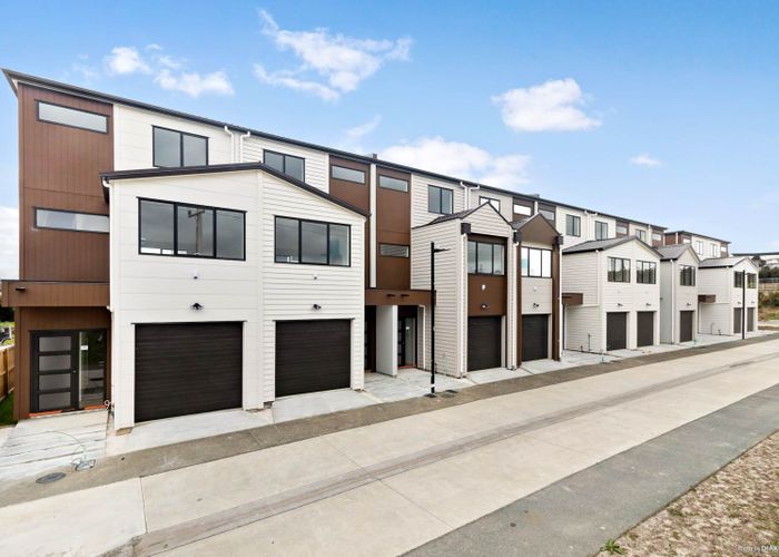  at 11 Bloom Crescent, Sunnyvale, Auckland