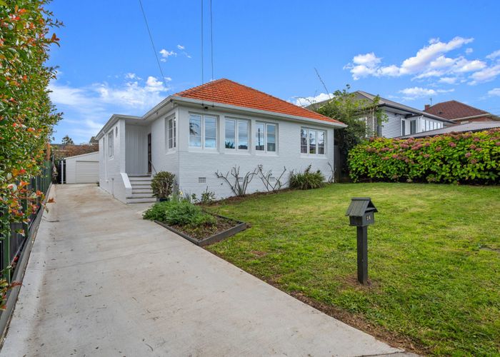  at 14 Bonnie Brae Road, Meadowbank, Auckland City, Auckland