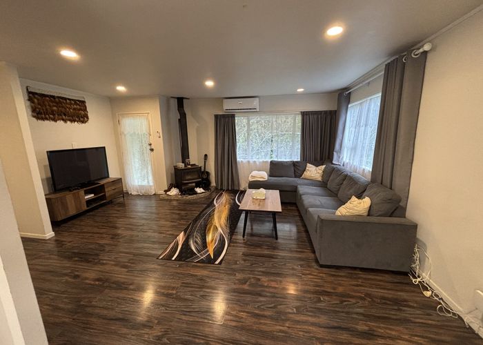  at 6 Jarrah Place, Massey, Waitakere City, Auckland