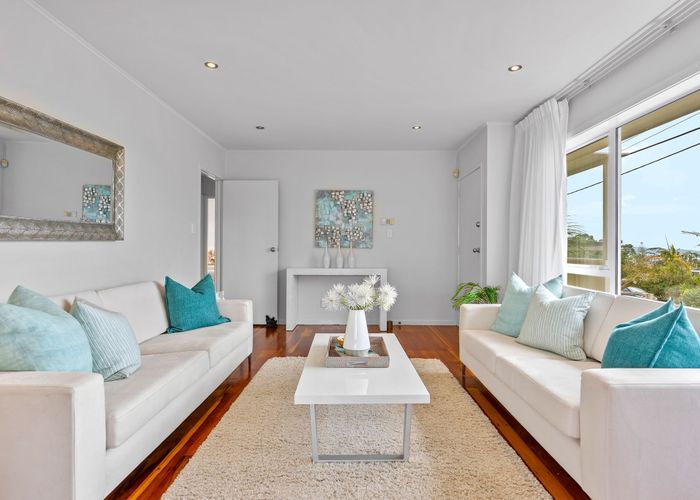  at 1/30 Montgomery Avenue, Rothesay Bay, North Shore City, Auckland