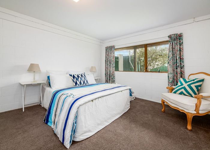  at 46 Spence Road, Henderson, Auckland