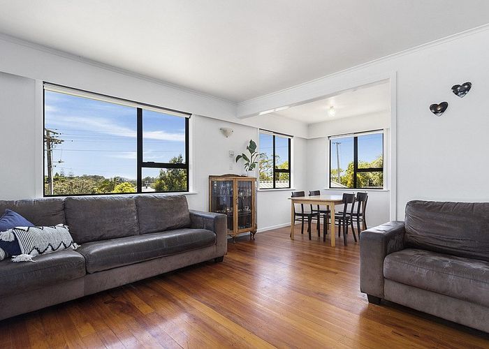  at 7A Lex Avenue, Green Bay, Waitakere City, Auckland