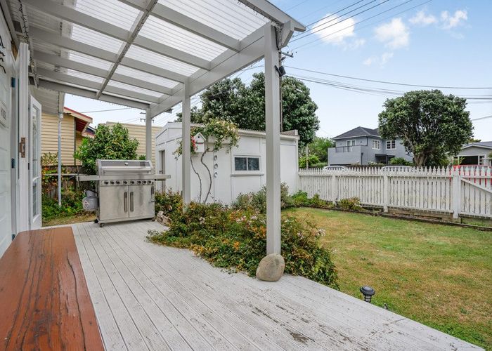  at 21 Tuatoru Street, Eastbourne, Lower Hutt, Wellington