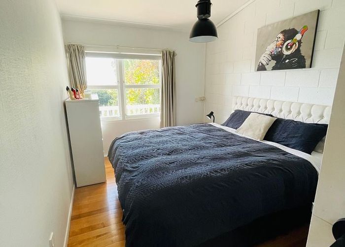  at 2/289 Glenfield Road, Glenfield, North Shore City, Auckland