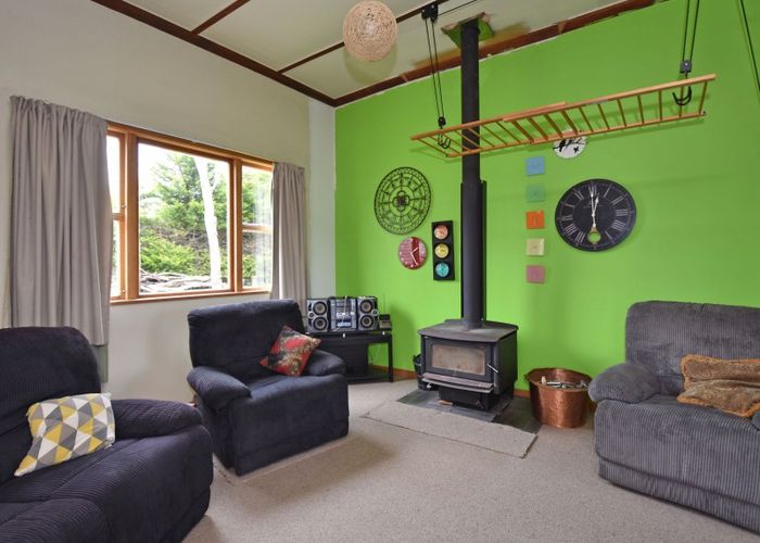  at 27 Rimu Road, Kennington