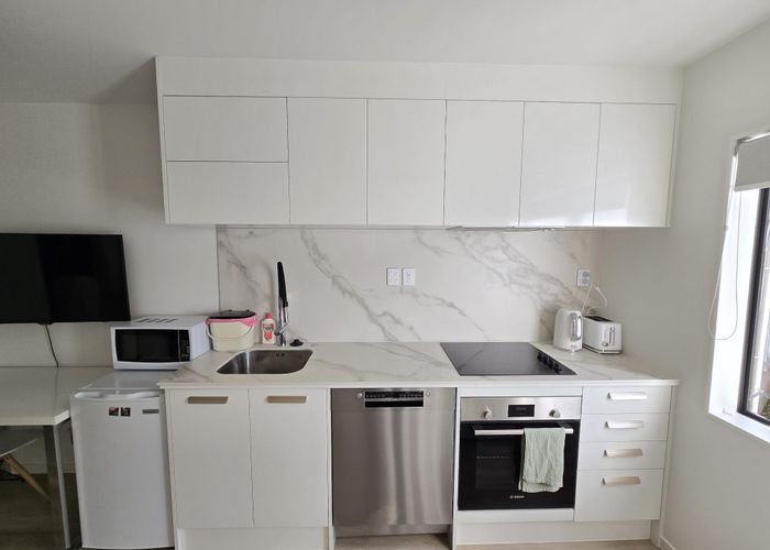  at 8/3 Ferndale Road, Mount Wellington, Auckland City, Auckland