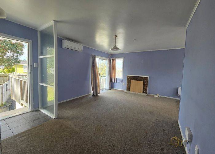  at 17 Vina Place, Massey, Waitakere City, Auckland