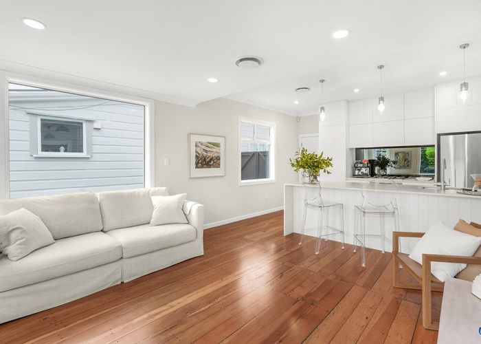  at 9 Beach Street, Petone, Lower Hutt, Wellington