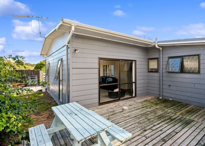  at 39 Tennis Court Road, Raumati South, Kapiti Coast, Wellington