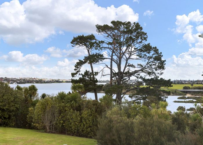  at 19B Fernwood Place, Wai o Taiki Bay, Auckland