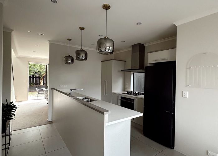  at 17 Costa Viva Cres, Papakura, Papakura, Auckland