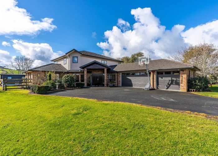  at 36 Whiteways Drive, Dairy Flat, Albany