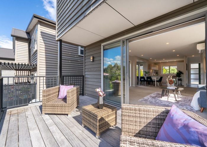  at 11/31 Verbena Road, Birkdale, Auckland